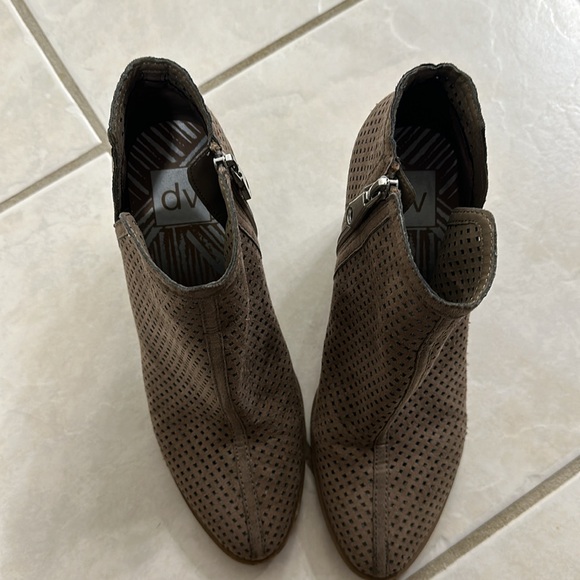 Dolce Vita Booties 8 - Picture 3 of 4